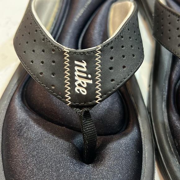 Nike Comfort Sandals Thong Flip Flops Size 10 - Picture 9 of 15